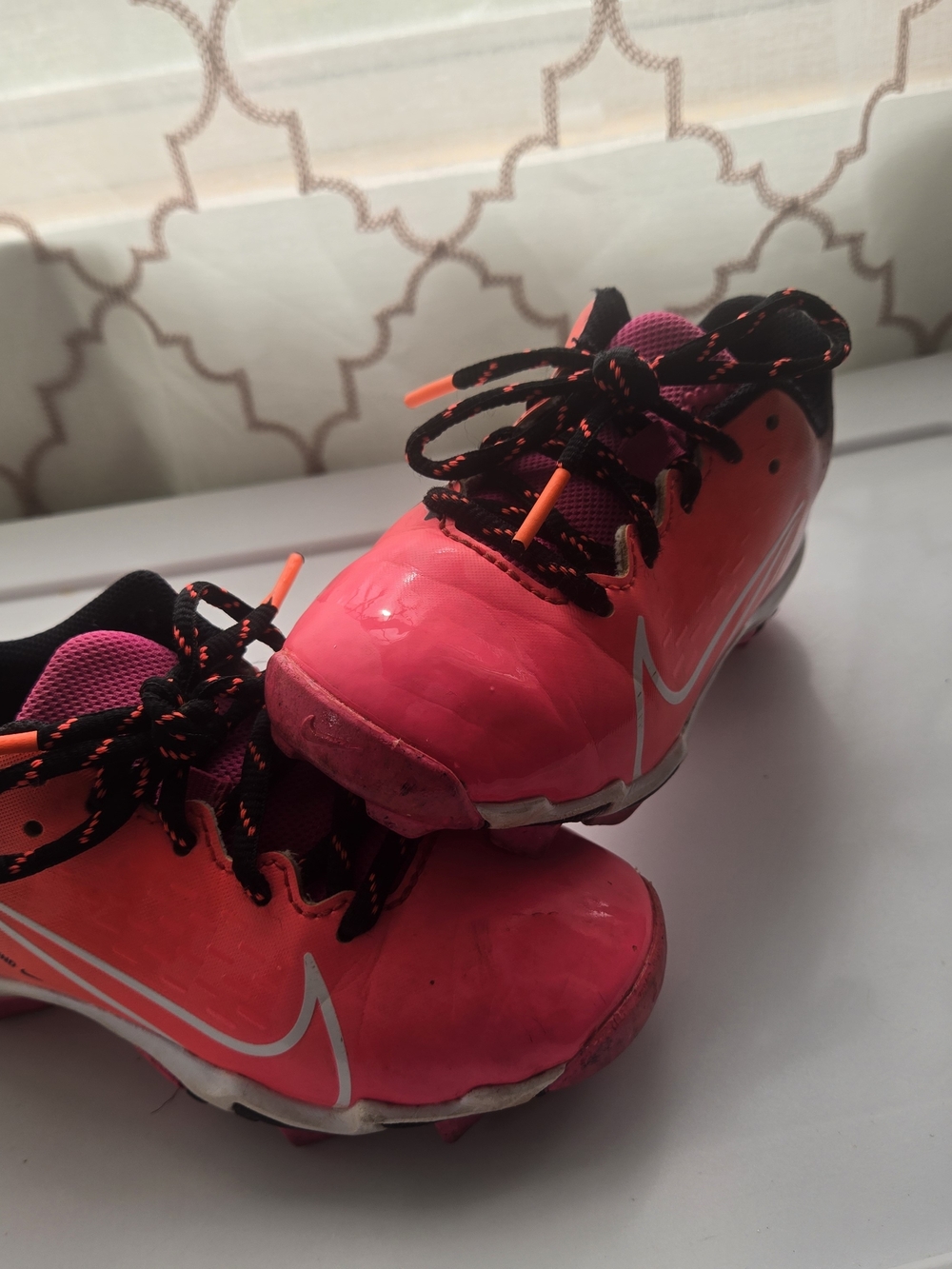 Nike Kids Hot Pink and Black Soccer Cleats Size 12